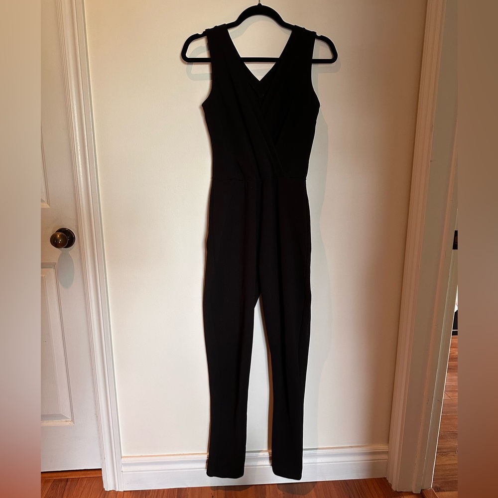 Chic Black Sleeveless Jumpsuit